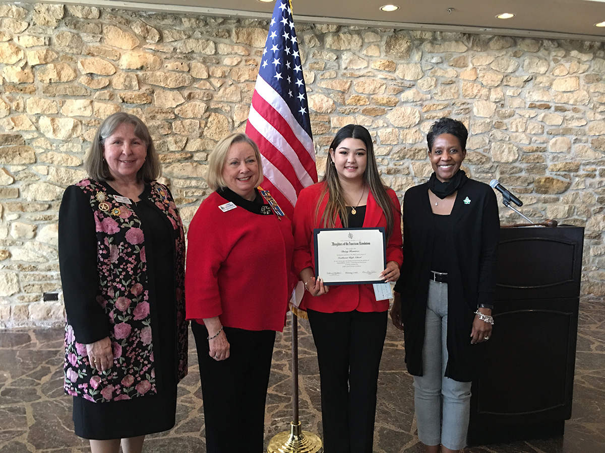 Daisy Ramirez receiving the DAR Good Citizen Award in 2021